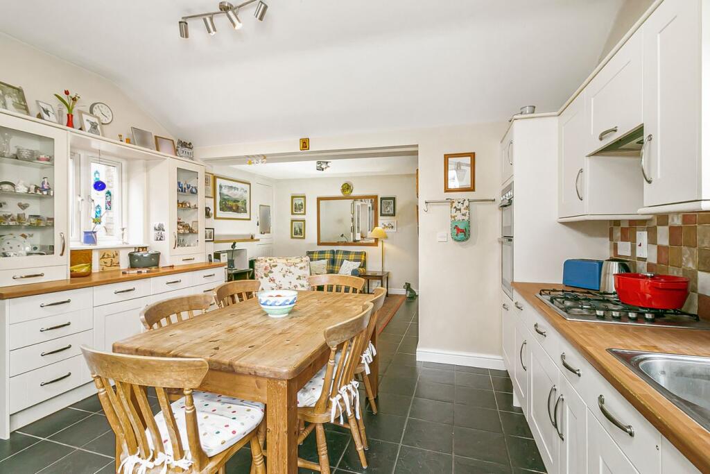 Pembroke Road, Baldock, SG7 photo 2