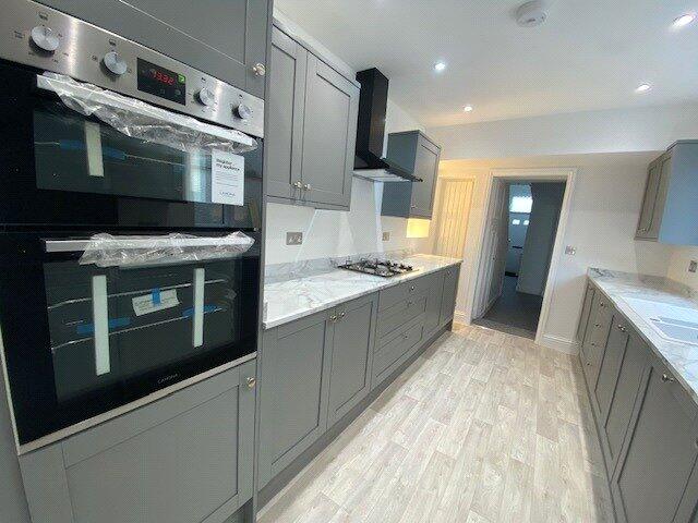 Plassey Street, Penarth, South Glamorgan, CF64 photo 2