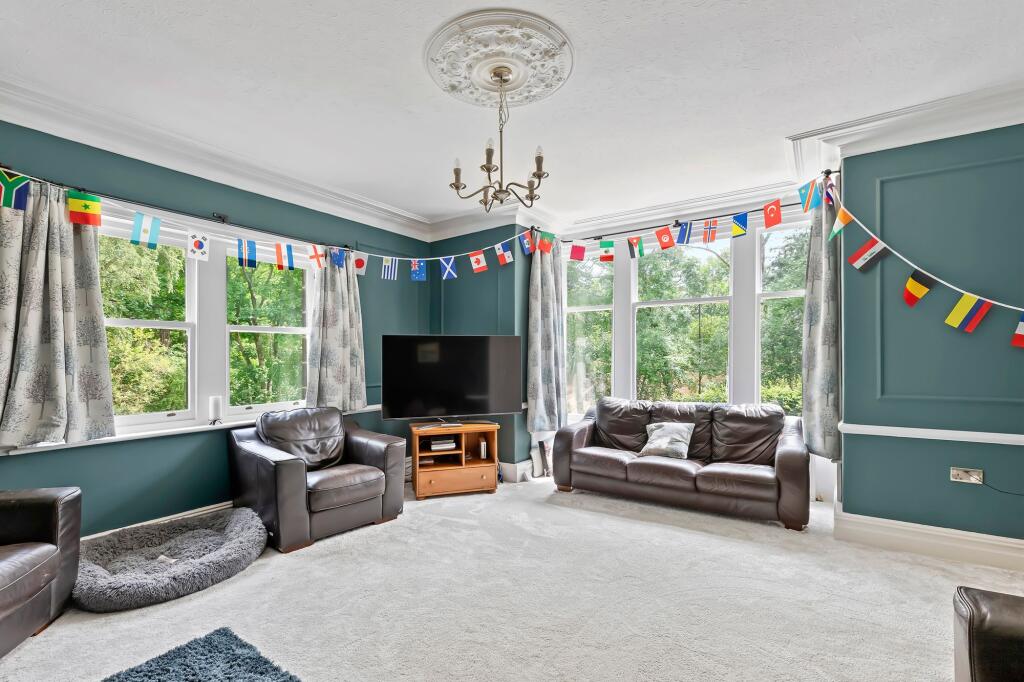 House in Bradford, Esholt - View 4