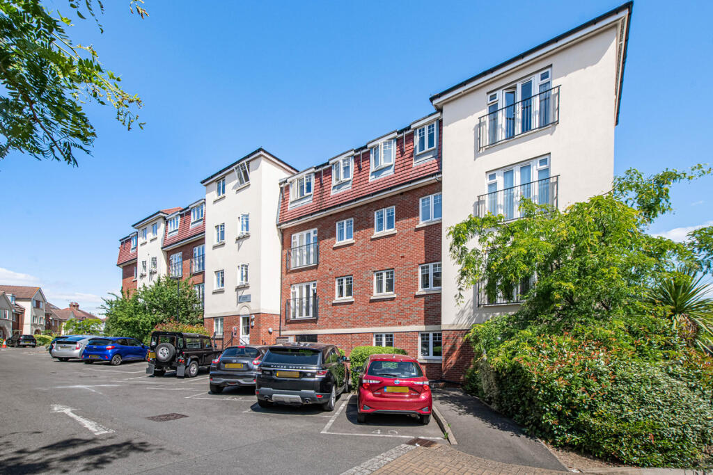 Main image of property: 40 Schoolgate Drive, Morden, SM4