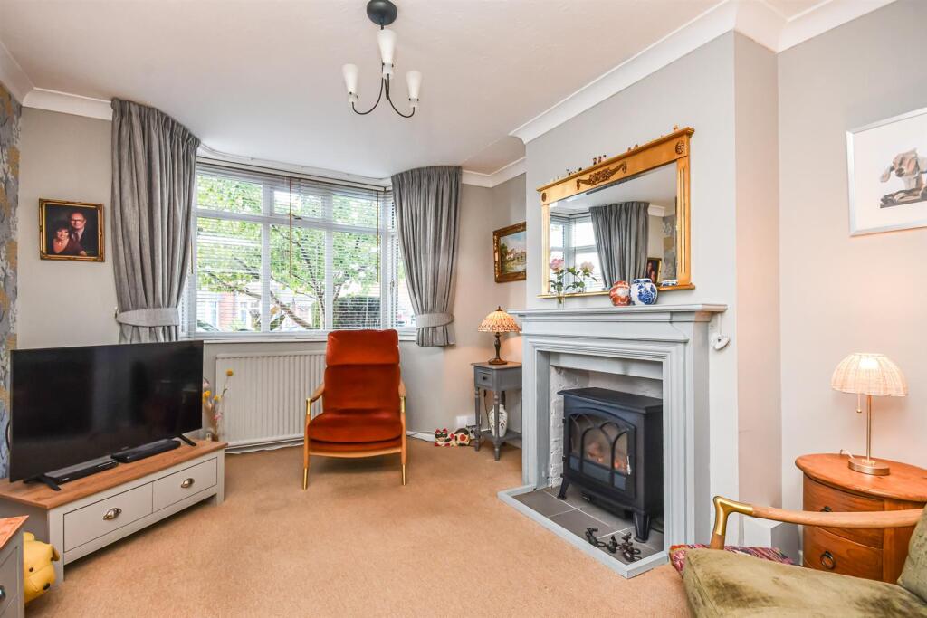 House in South Staffordshire, Wombourne - More