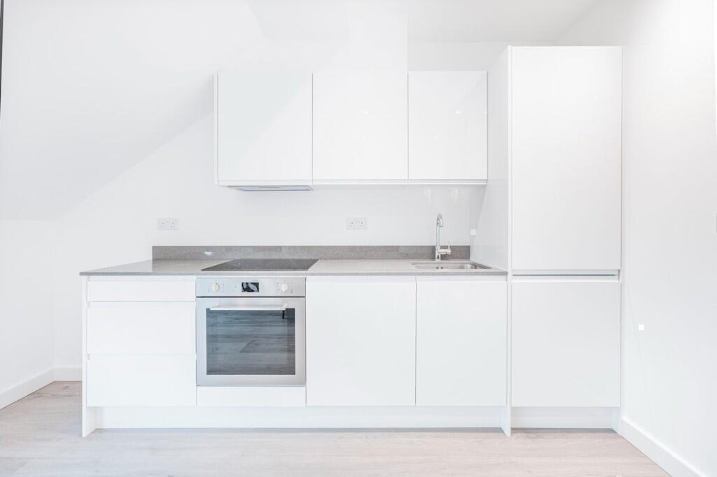 Apartment in Twickenham - View 4