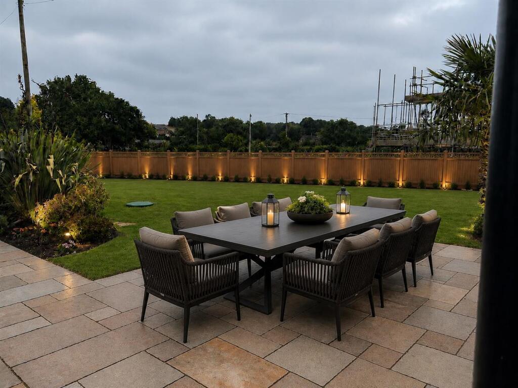 House in Bury, Bottom o'th' Moor - View 2