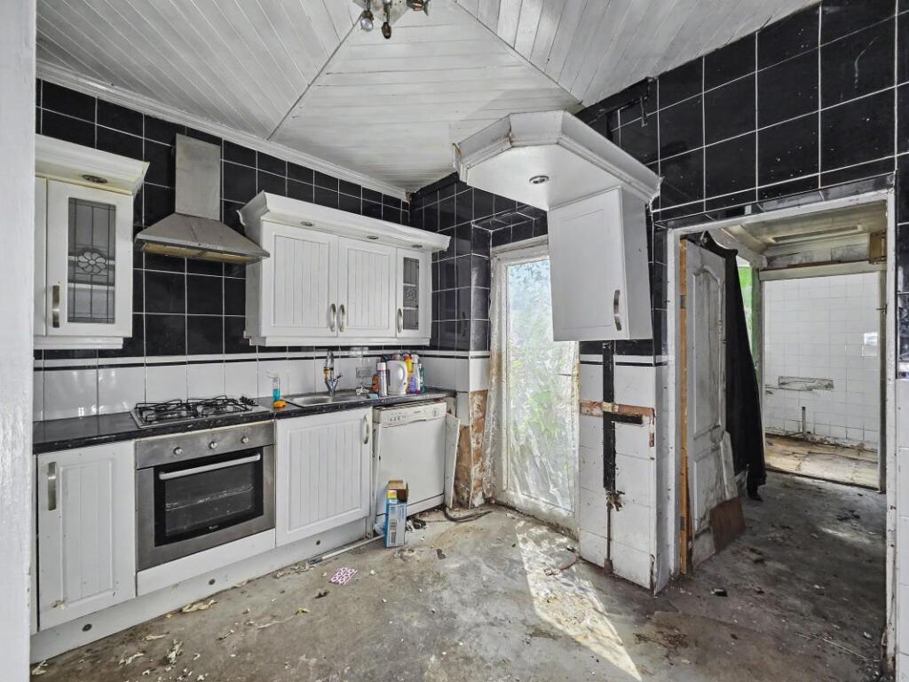 House in Rochdale, Newbold Brow - View 4
