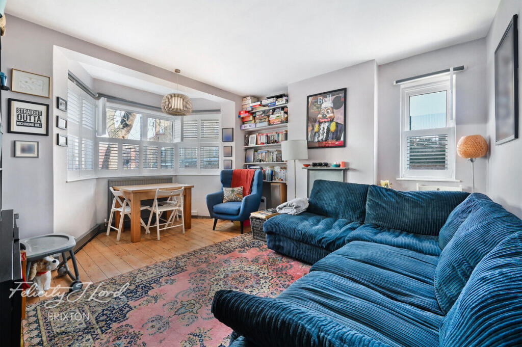 2-bed flat on Eastcote Street, London, £400,000