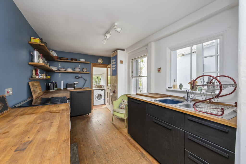 Sussex Road, Worthing, BN11 - View 5