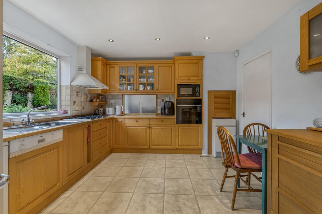 Ratcliff Lawns, Southam, Cheltenham, GL52 photo 4