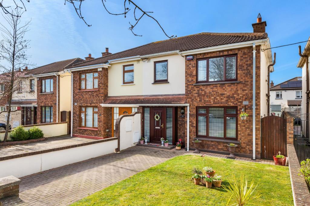Main image of property: 14 Maple Close, Castleknock, Dublin 15., D15 P2KH