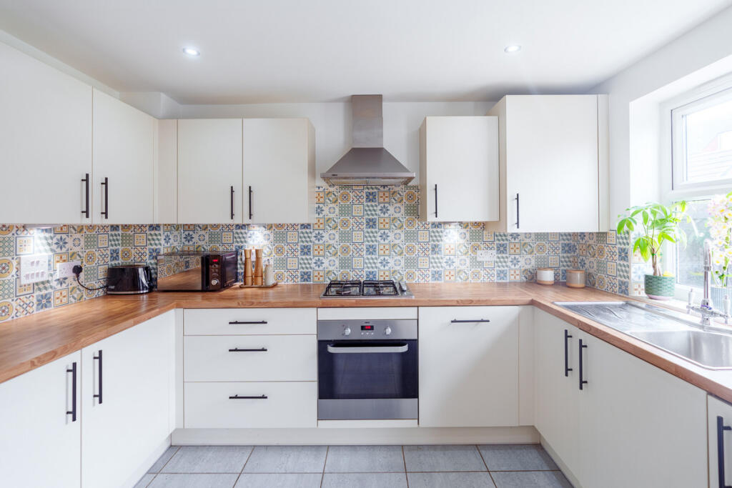 House in Milton Keynes, Fairfields - View 4