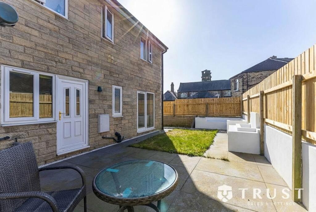 Additional image 28 of Wroe Place, Wyke, Bradford, BD12 8AB