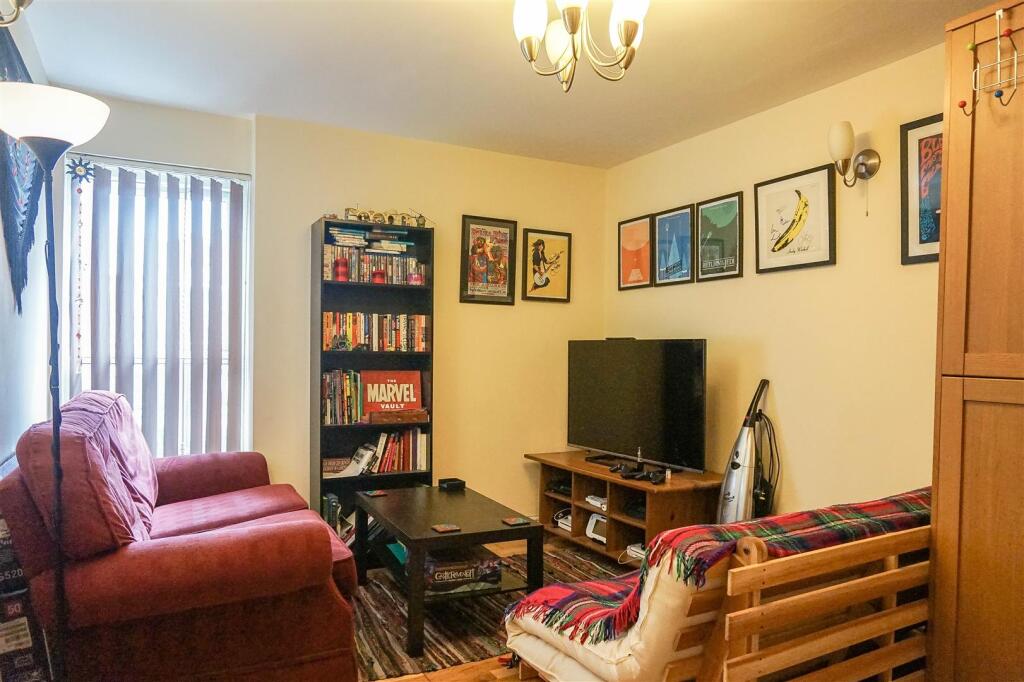 Main image of property: Flat 20 Headingley Rise, Welton Road, Leeds