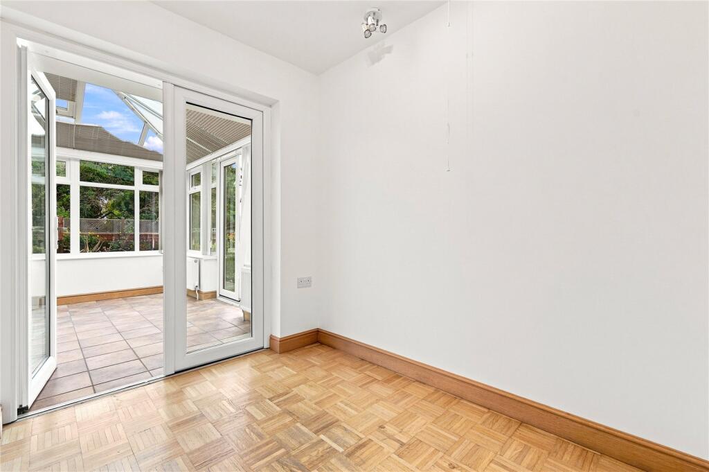 House in Uttlesford, Saffron Walden - More