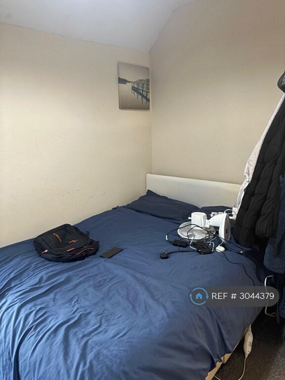 House in Stoke-on-Trent, Bucknall - View 3
