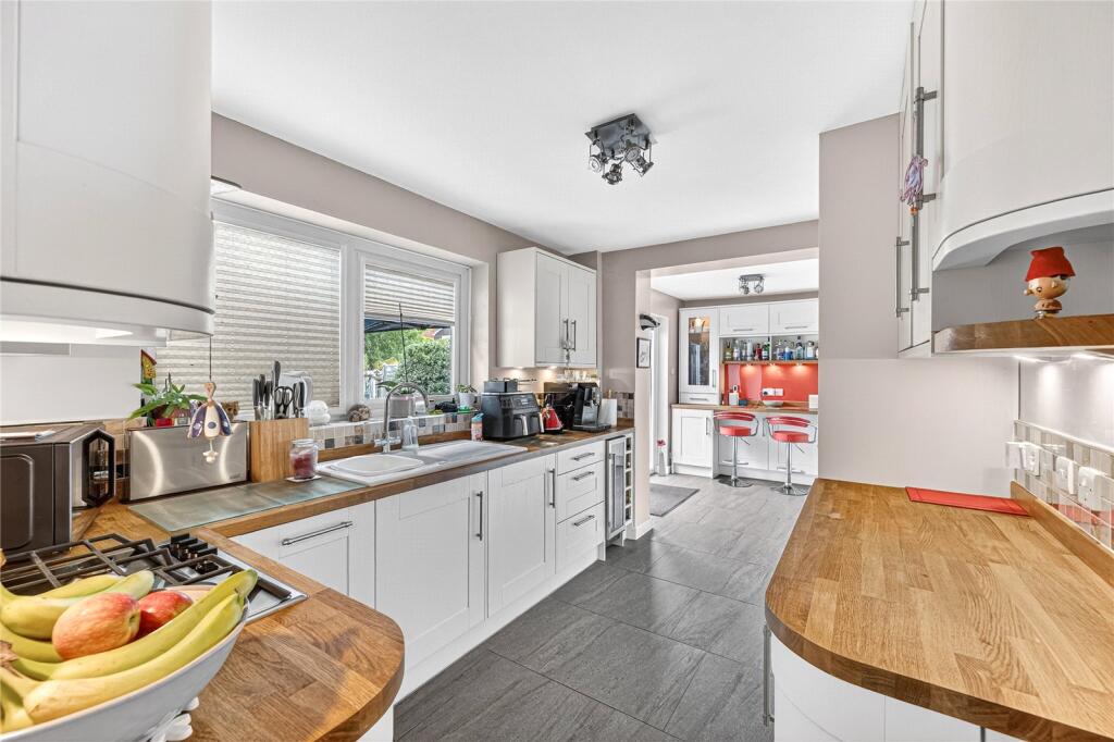 Elmwood Crescent, Flitwick, Bedfordshire, MK45 photo 2