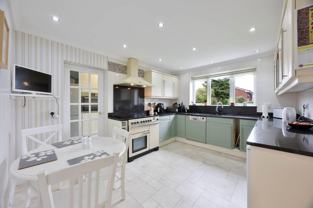 House in Wigan, Thornhill - View 3