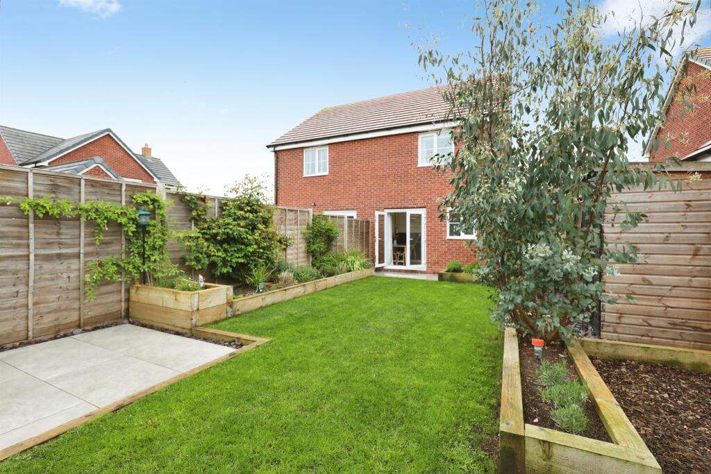 Herwin Close, Wellesbourne, WARWICK photo 3