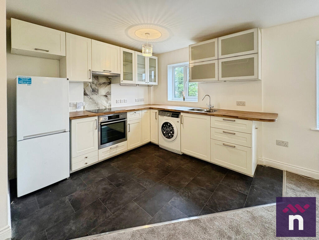 Apartment in Warminster, Wiltshire - View 2