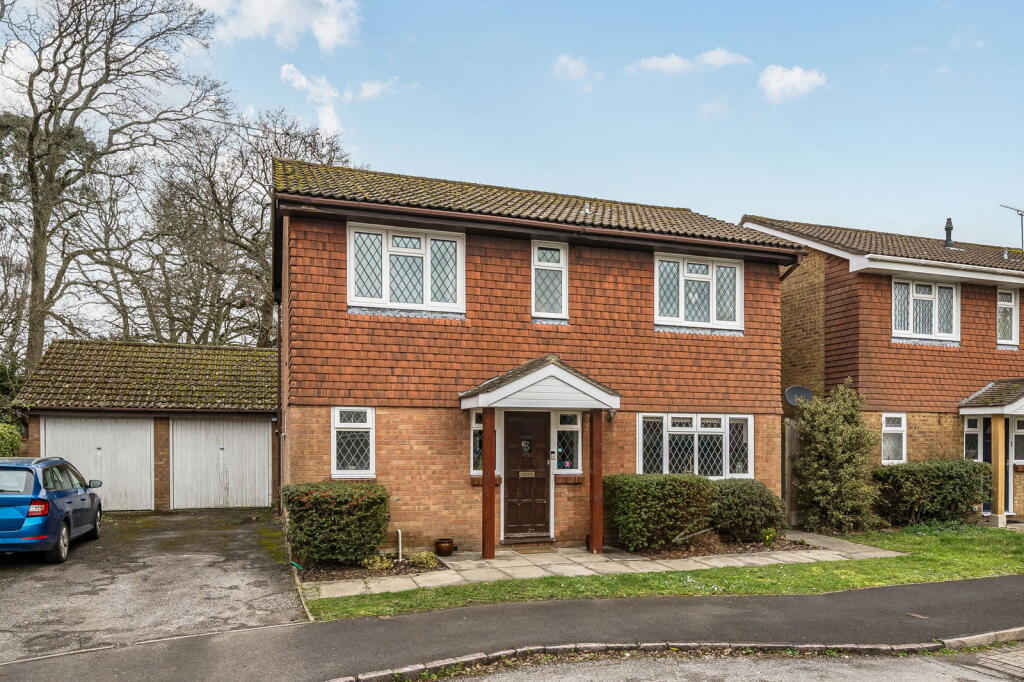 Main image of property: Walker Gardens, Hedge End, Southampton, SO30