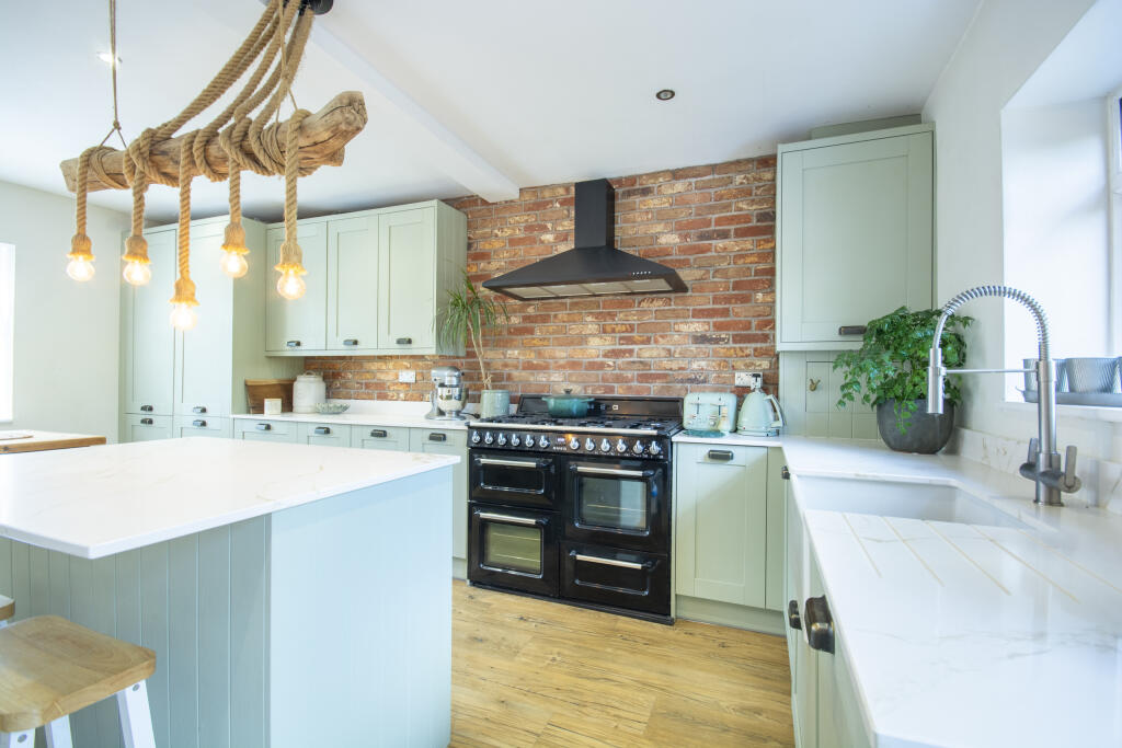 House in Newark and Sherwood, Edwinstowe - More