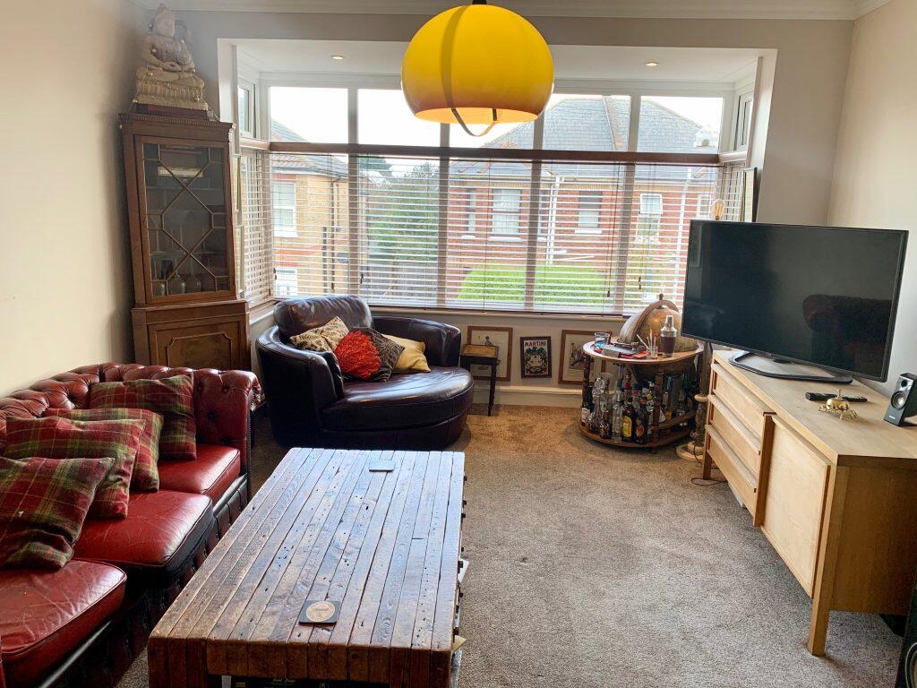 Apartment in Bournemouth, Winton - View 2