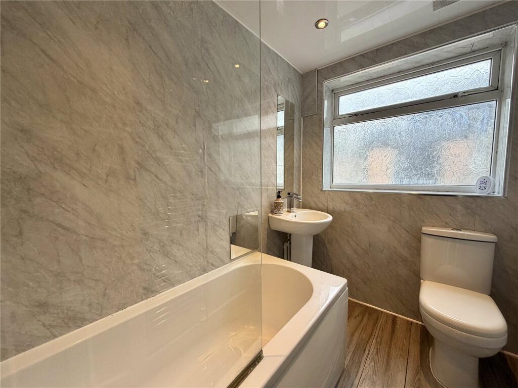 House in Widnes, Simm's Cross - More