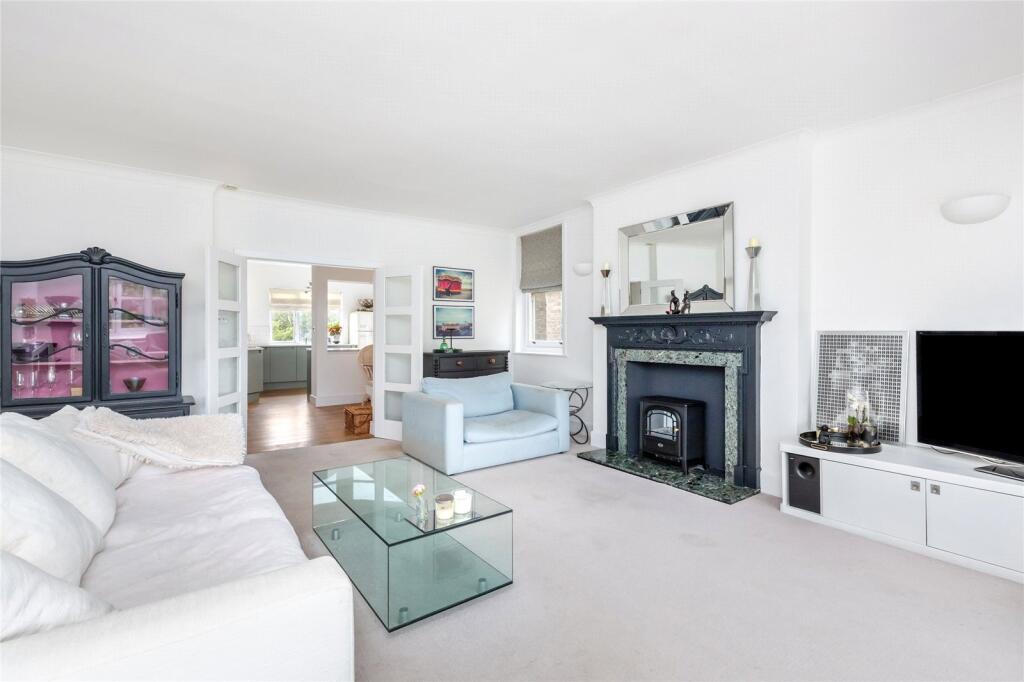 Apartment in Hove, Brunswick - View 5