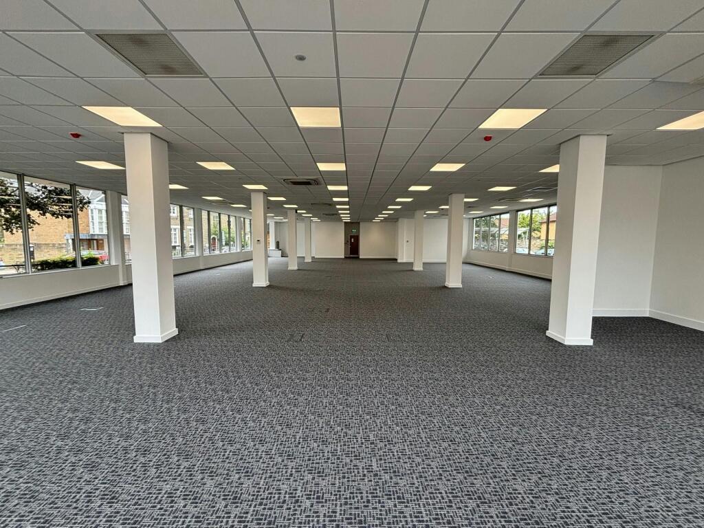 Interior 2.jpg