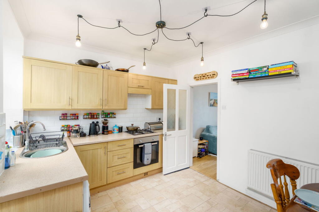 Shaw Lane, Hadfield, Glossop, SK13 6EF photo 3
