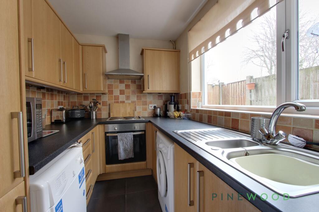 House in Mansfield, Nottinghamshire - View 2