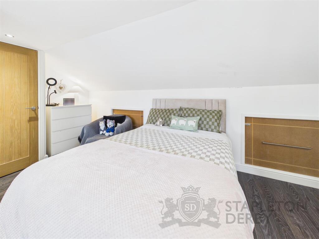 House in St Helens, Rainford Junction, Rainford - More