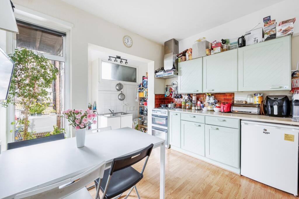 Apartment in London - View 5