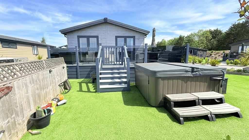 House in Edingworth Road - View 4