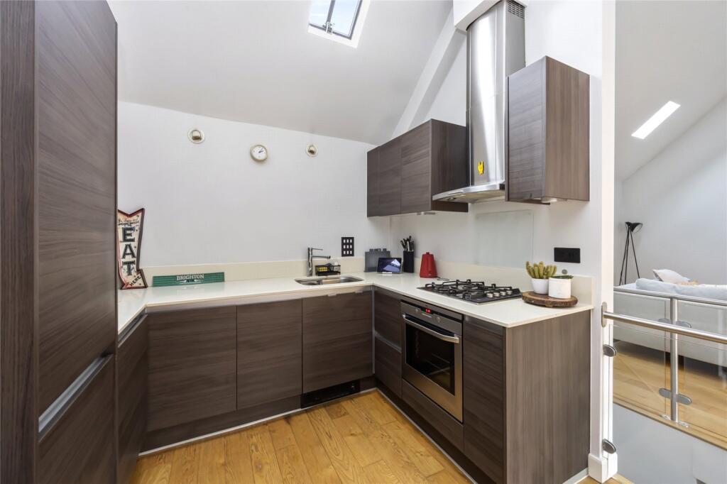 House in East Sussex, Brighton and Hove - View 3