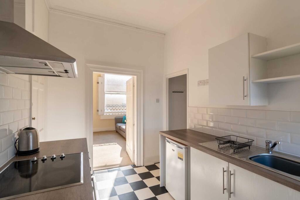 Apartment in Bath - View 4