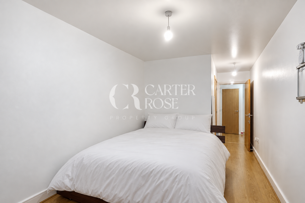 Apartment in Croydon - More