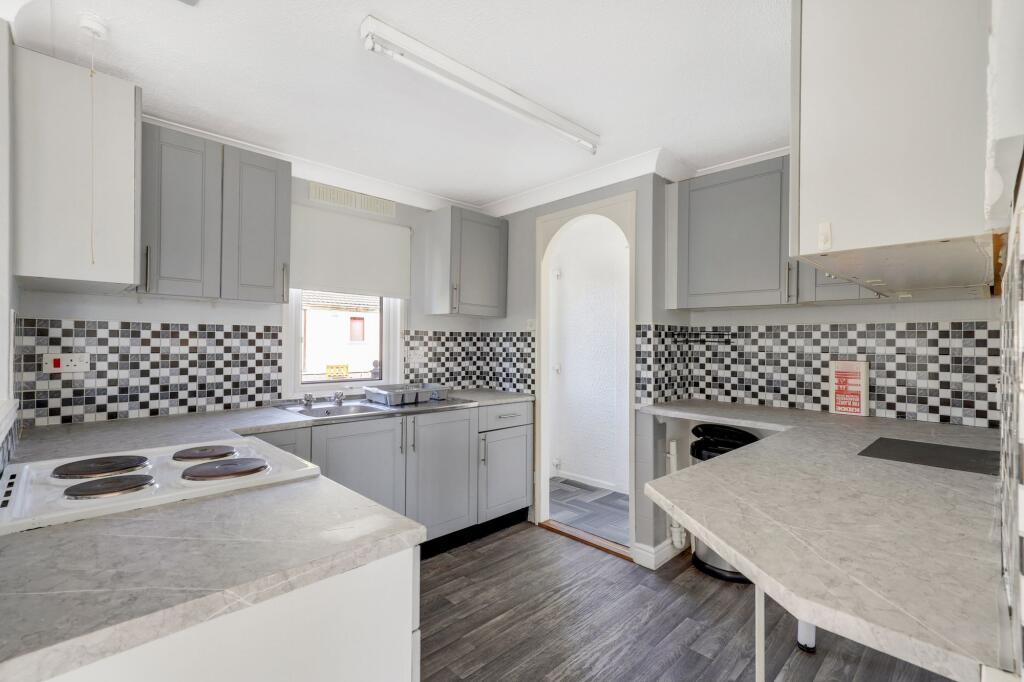 House in Gedling, Lakeside View, Woodborough - View 2