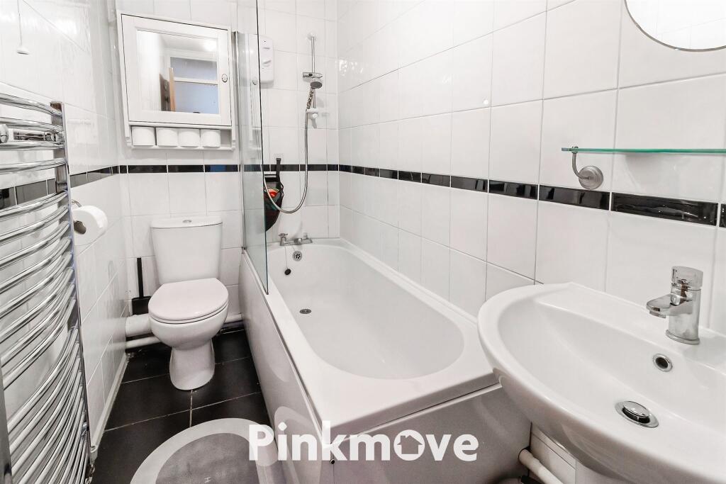 House in Newport, Pye Corner, Rogerstone - More