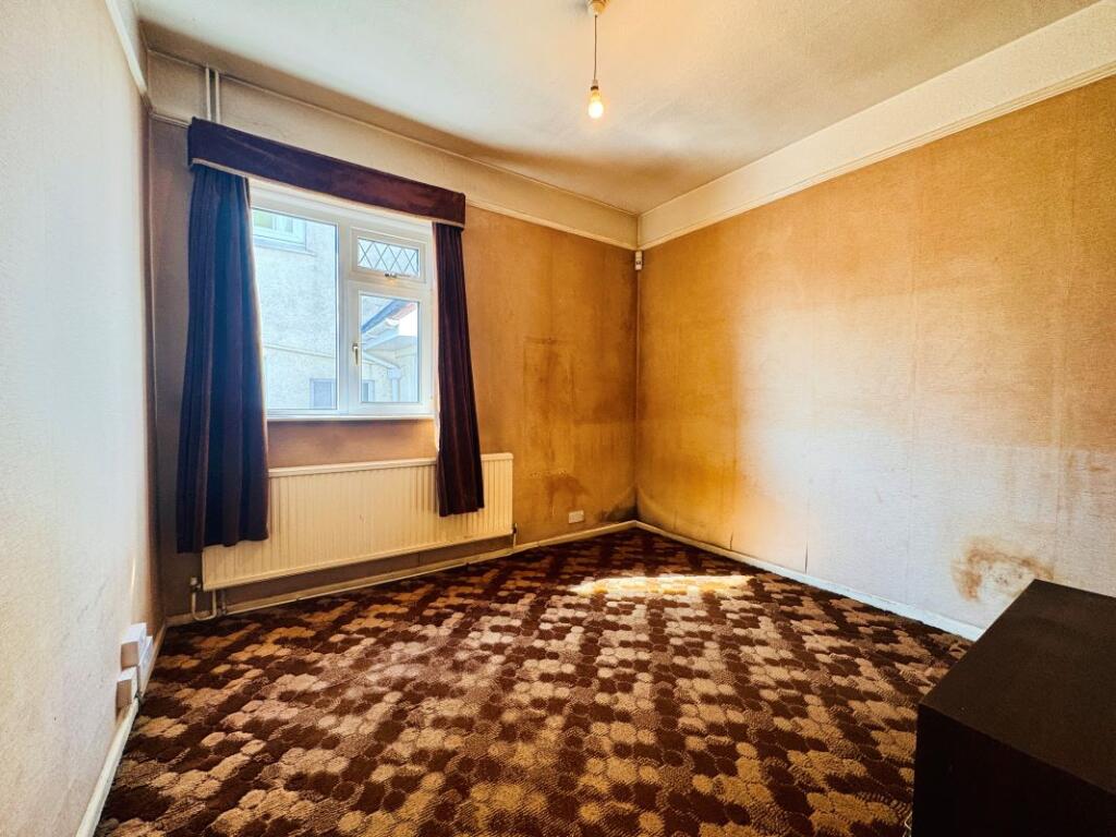The Hawthorns, Llwydcoed Road, Aberdare, CF44 0TN photo 2