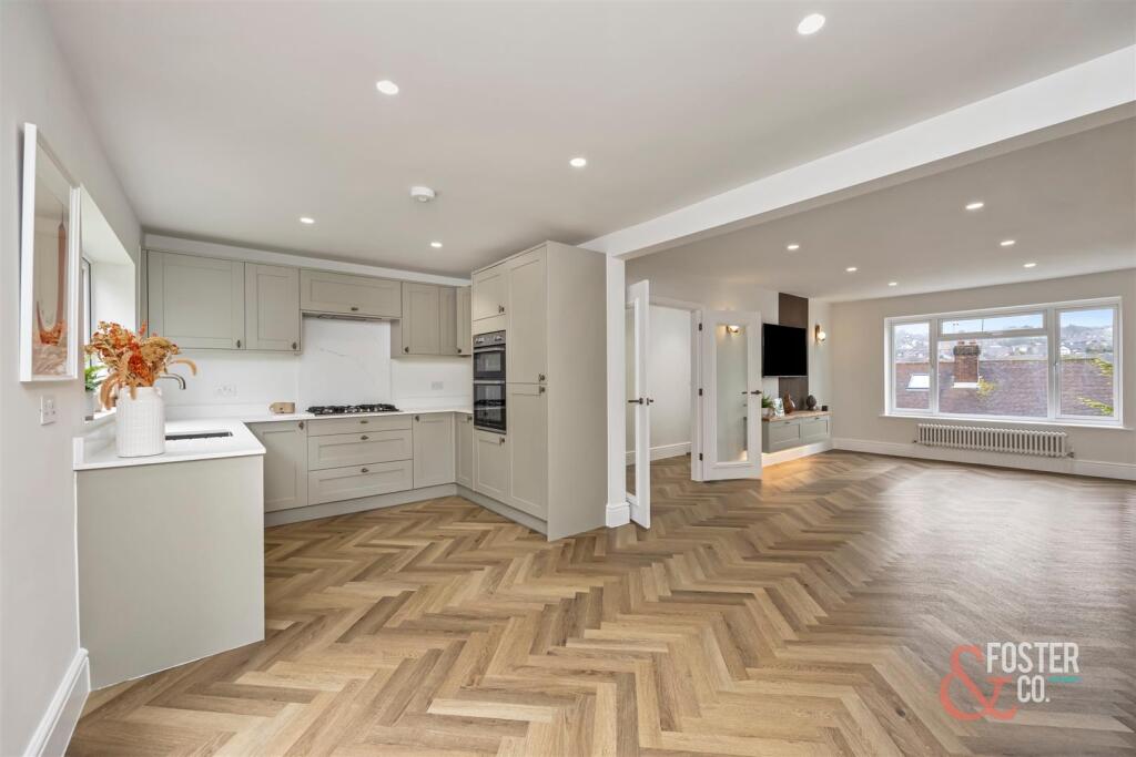 Goldstone Way, Hove photo 2