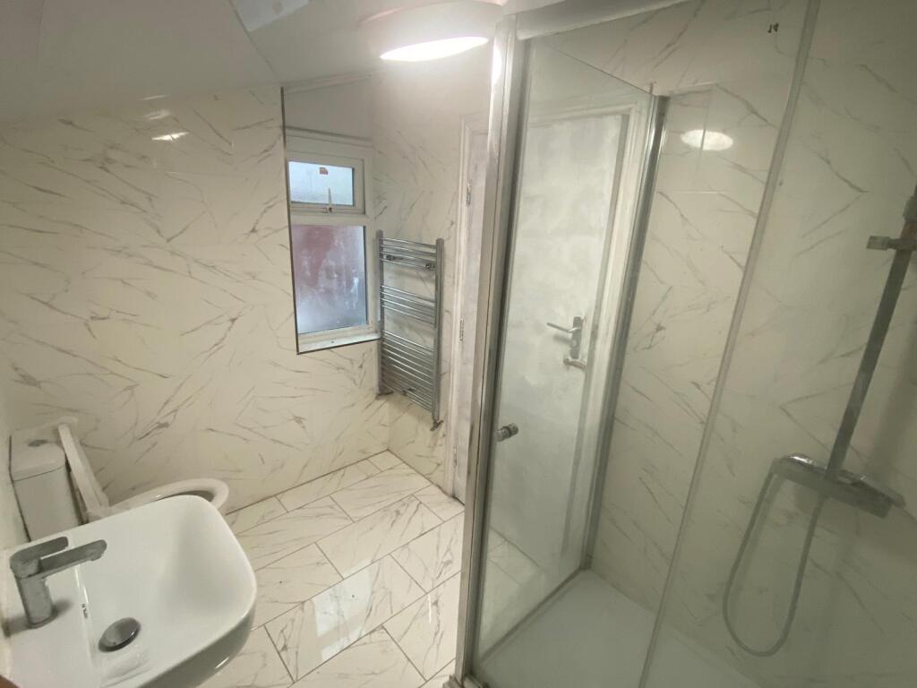 1 bedroom house share for rent