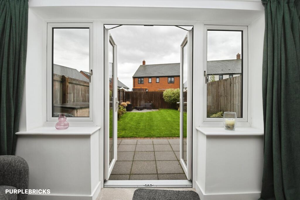 House in Lincoln - View 5