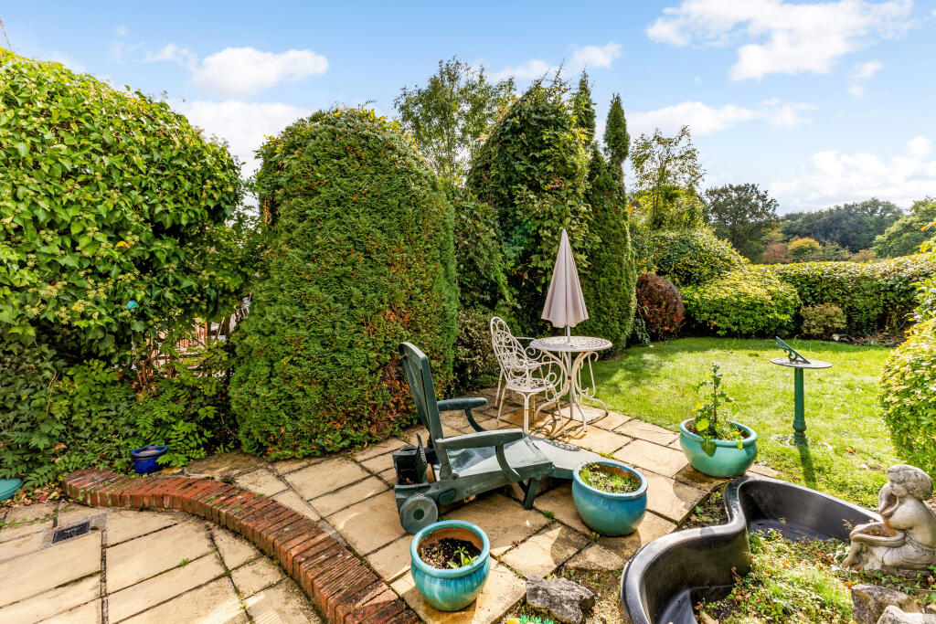 Main image of property: Sunningdale Close, Stanmore, HA7