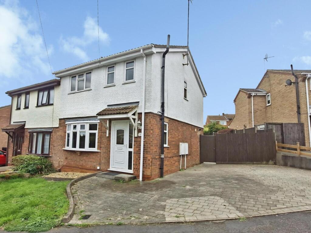 Main image of property: Frensham Drive, Nuneaton, Warwickshire, CV10
