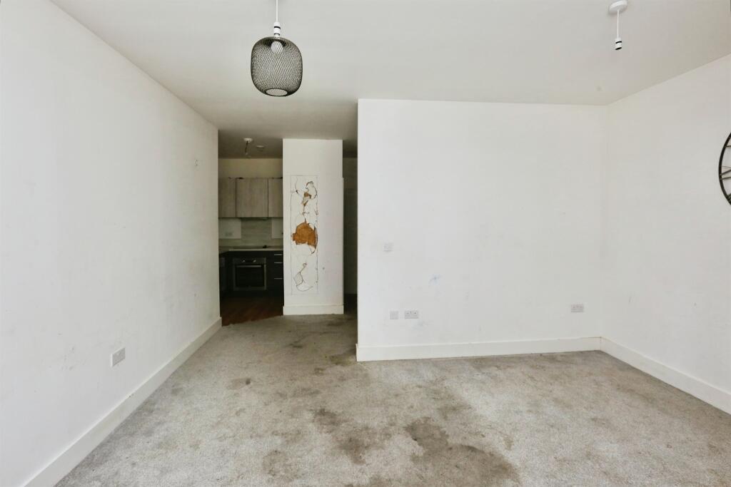 Weevil Lane, Gosport photo 4