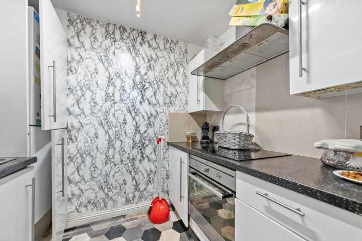 Apartment in Glasgow, Ibroxholm, Cessnock - View 4