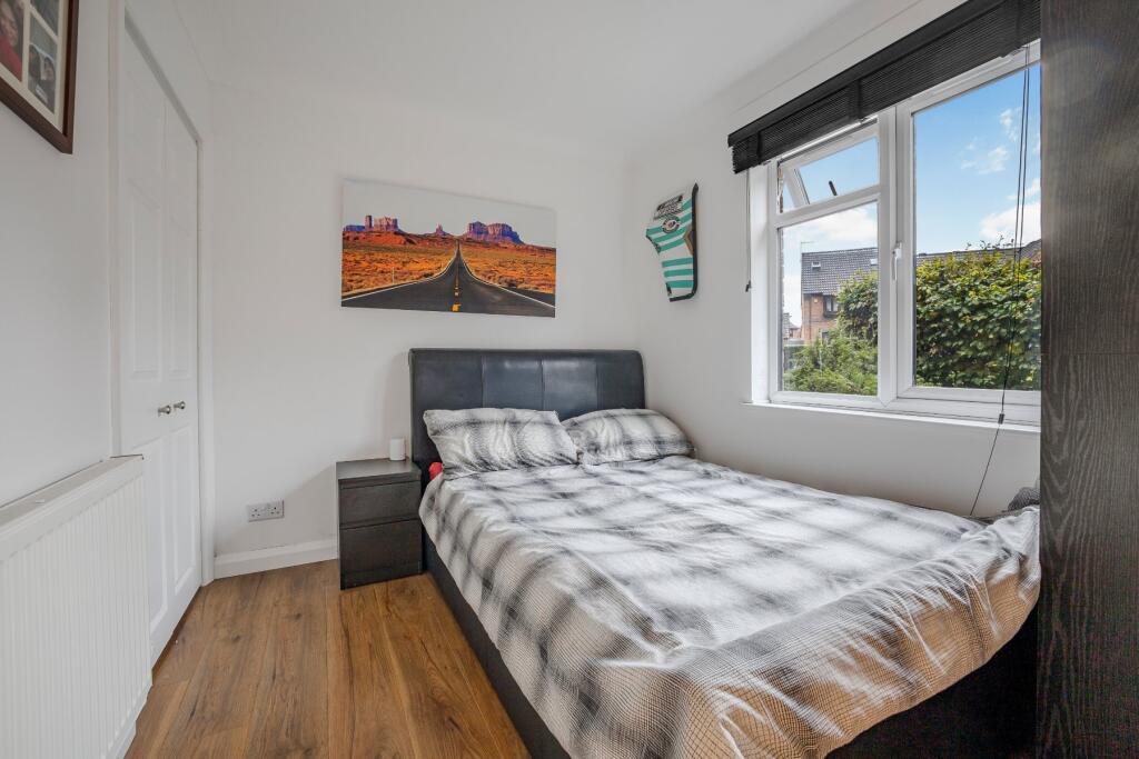Apartment in Guildford, Burpham - View 4