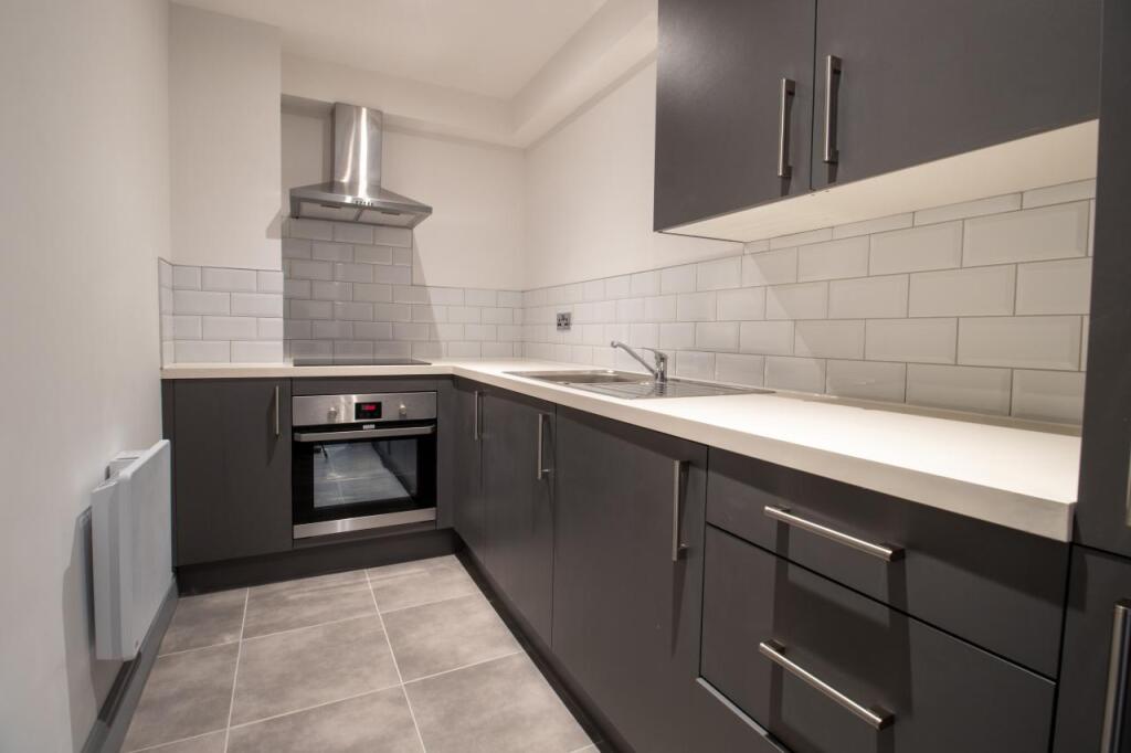 1-bed flat on George Street Apartments, Broadacre House, George Street, Bradford. BD1, £85,500