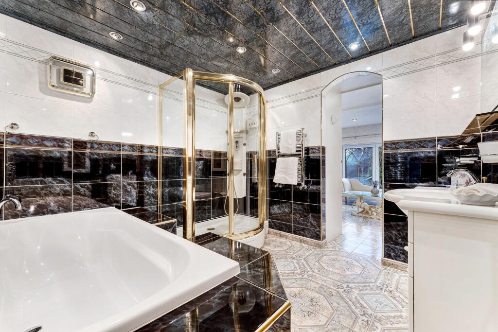 Additional image 35 of Holme Lane, Rossendale, BB4 | Substantial 4-Bed Home on Generous and Private Plot