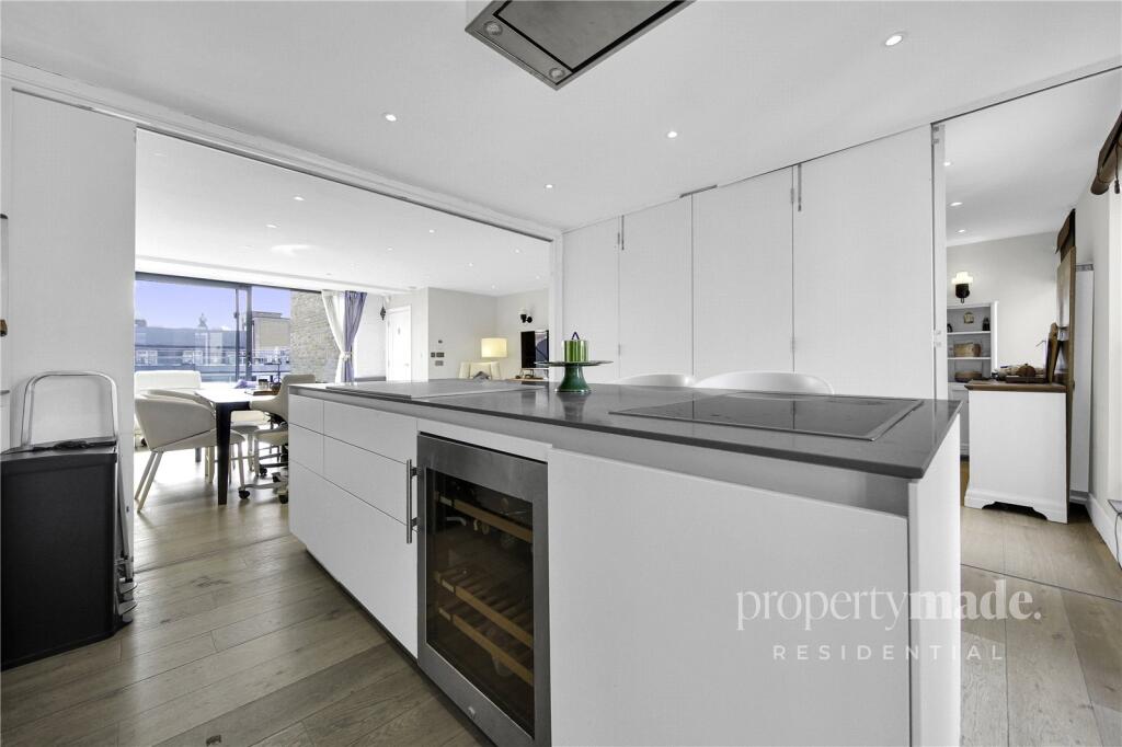 Apartment in London - View 5