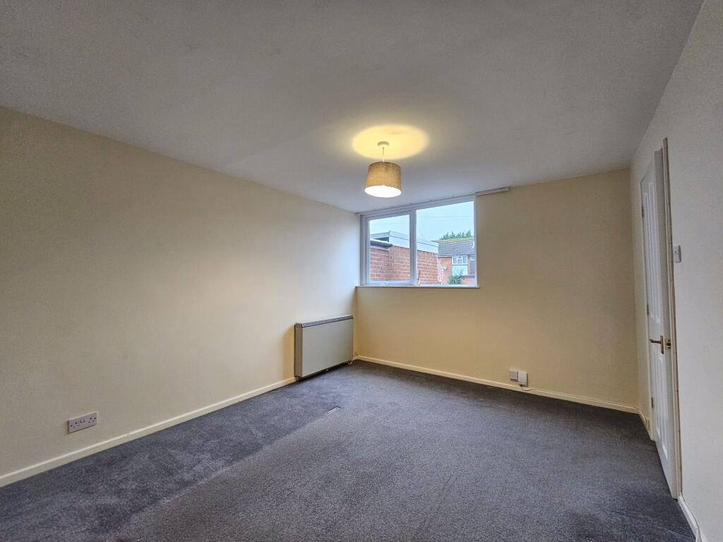 Grove Road, Churchdown, GL3 photo 3